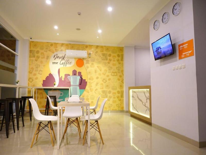 Central Front One Inn Jakarta Airport image
