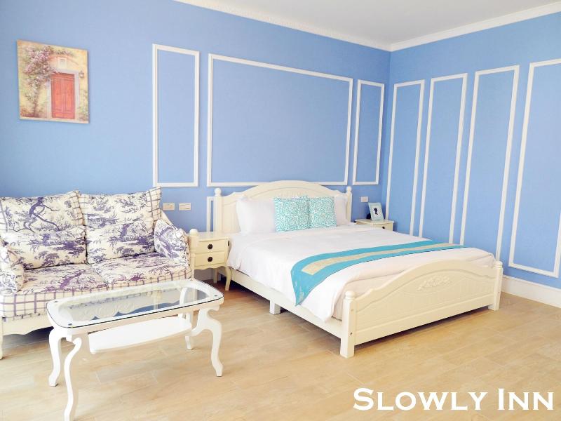 Slowly Inn image