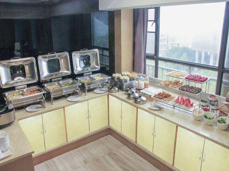 Lavande Hotel Kunming South Railway Station — restaurant
