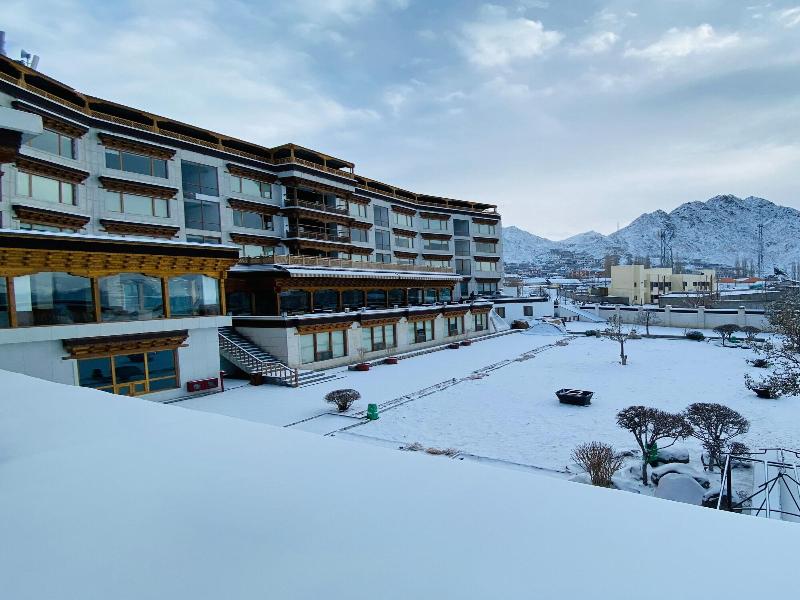 The Grand Dragon Hotel image