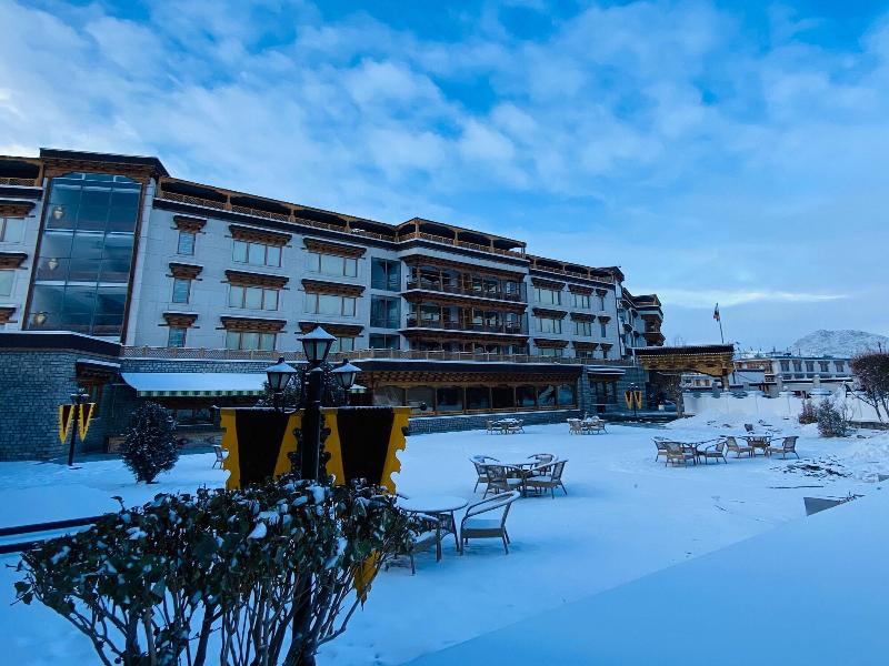 The Grand Dragon Hotel image