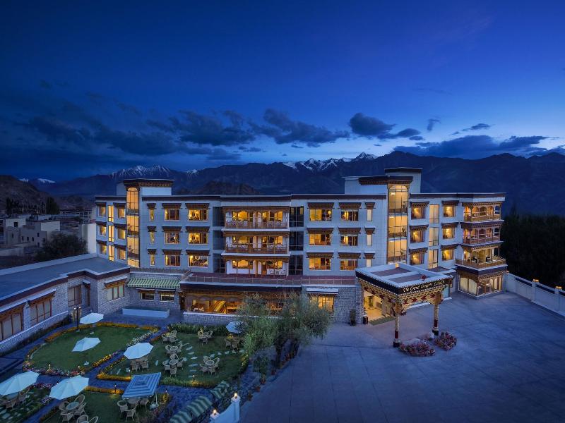 The Grand Dragon Hotel image