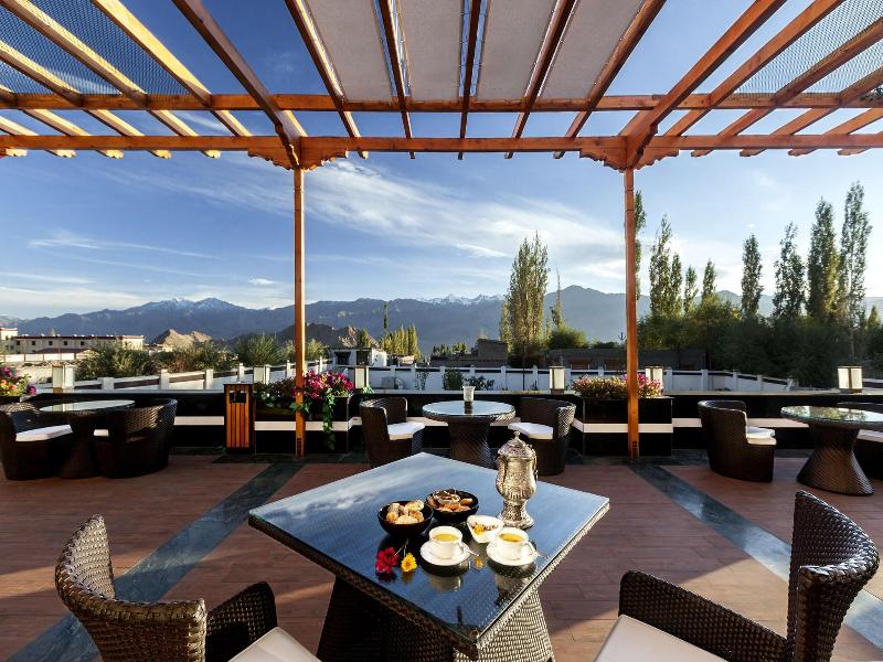The Grand Dragon Hotel image