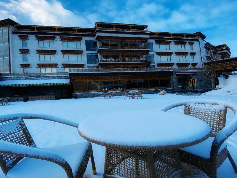The Grand Dragon Hotel image
