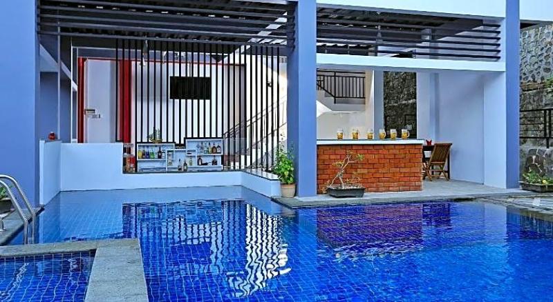 Jazz Senggigi Hotel image