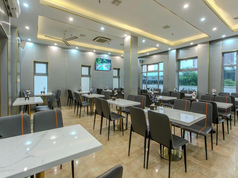 Richico Apartment And Hotel image