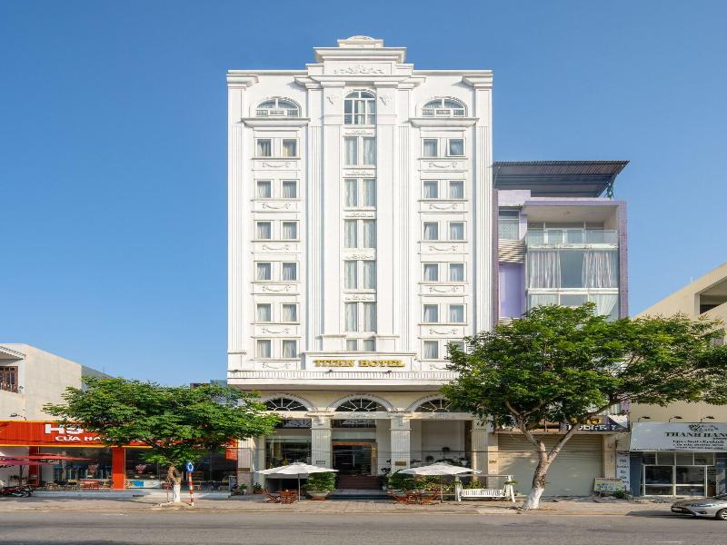 Titan Hotel image