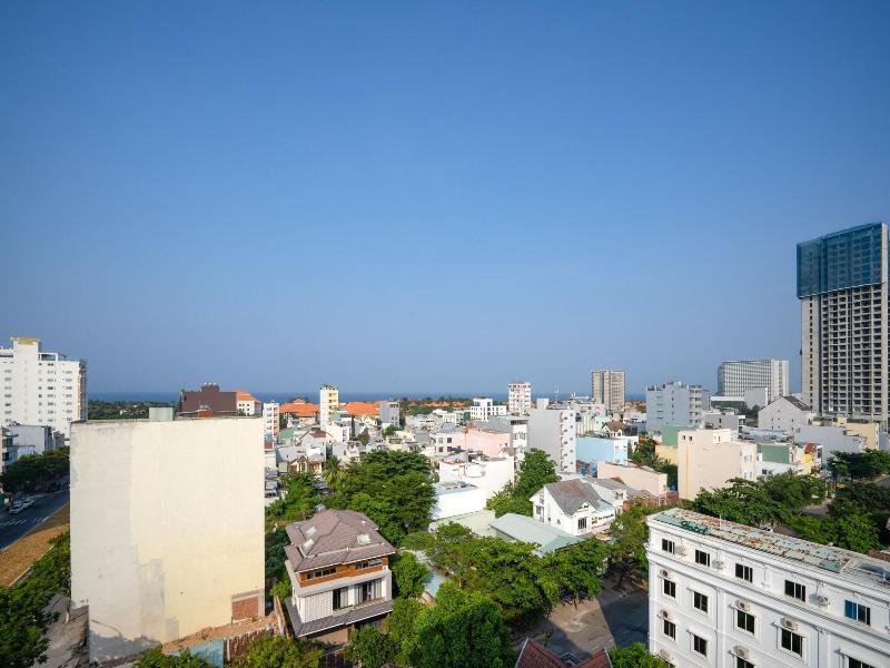 Titan Hotel image