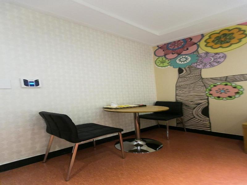 Fox Motel image