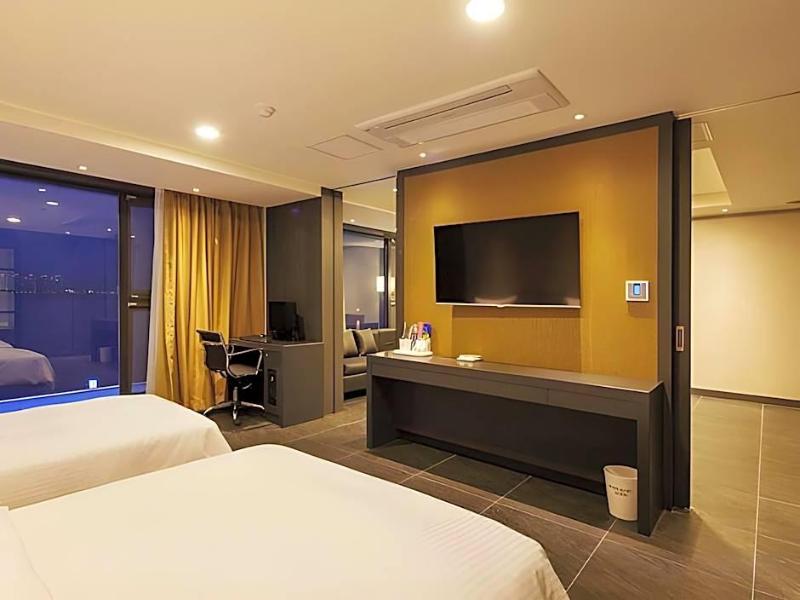 Wolmido Premiers Hotel image