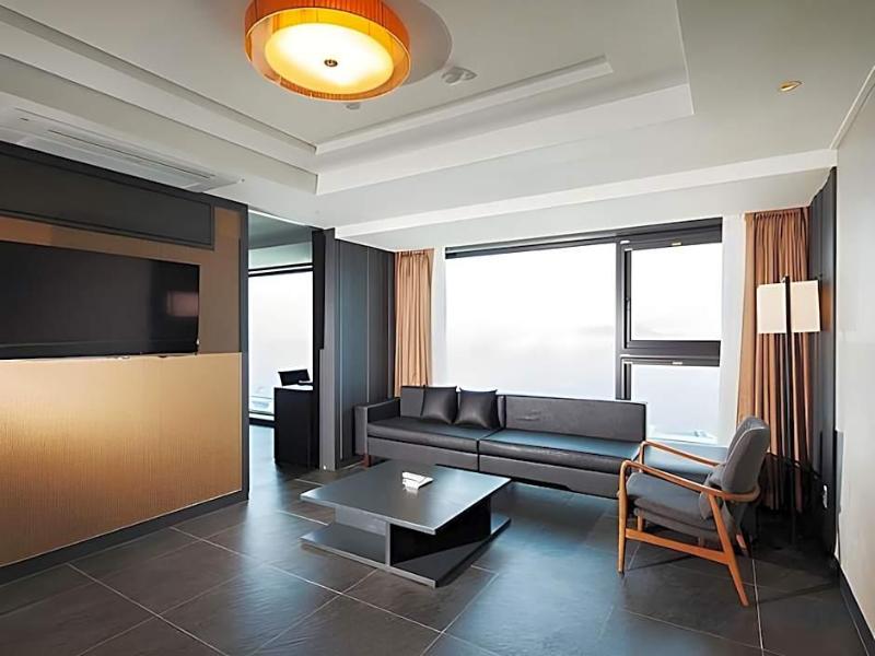 Wolmido Premiers Hotel image