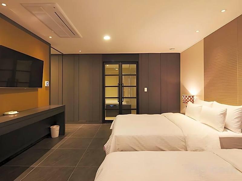 Wolmido Premiers Hotel image