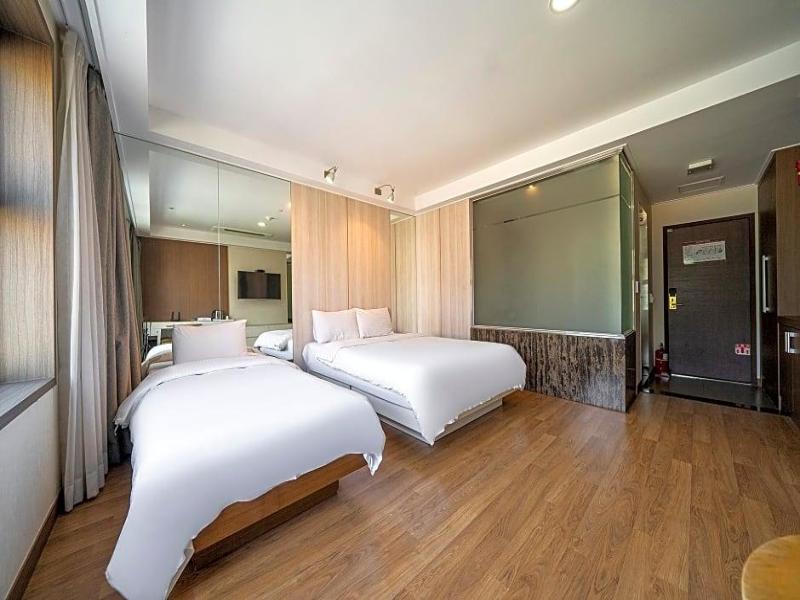 Wolmido Premiers Hotel image