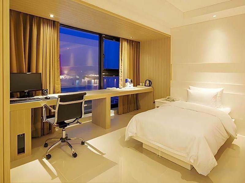 Wolmido Premiers Hotel image