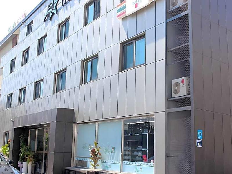 The Lucete Hotel image