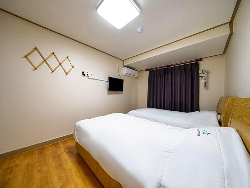 The Lucete Hotel image