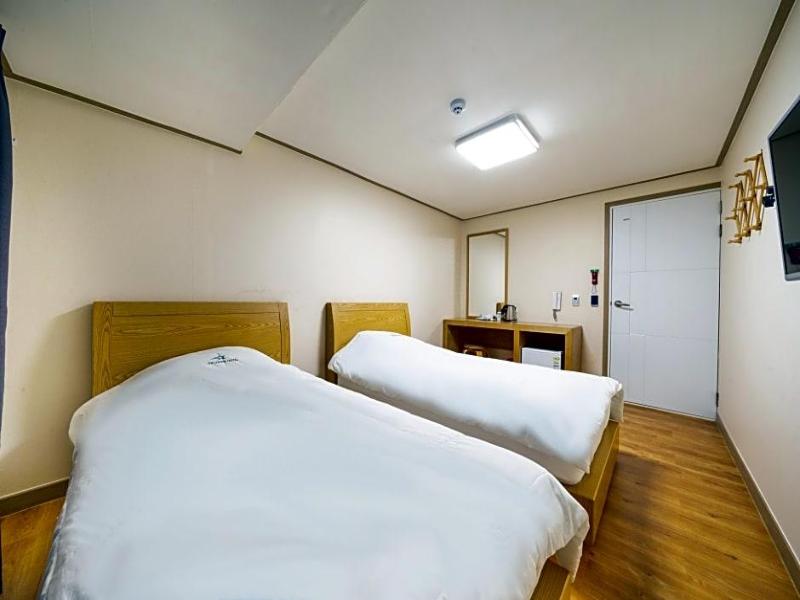 The Lucete Hotel image