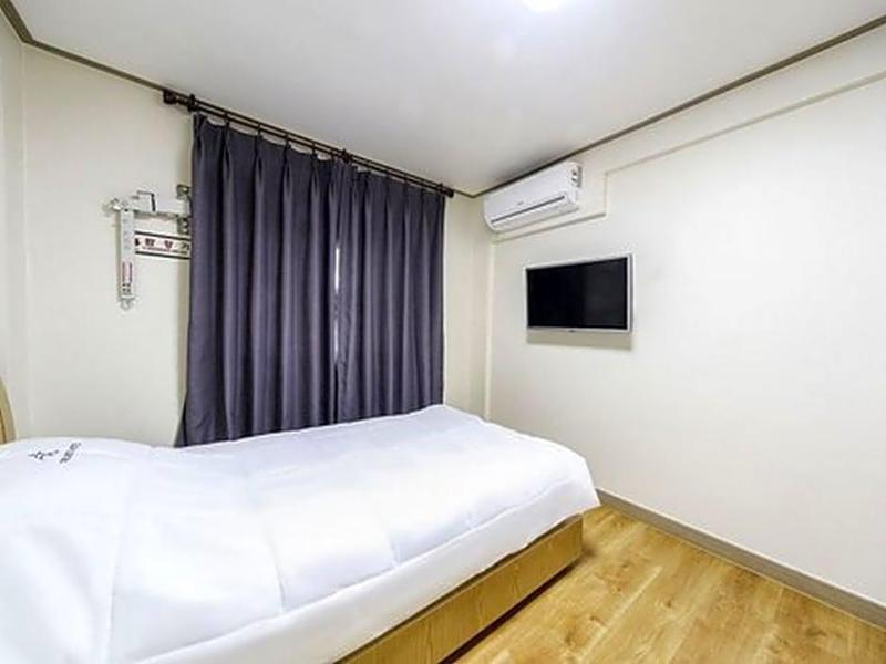 The Lucete Hotel image