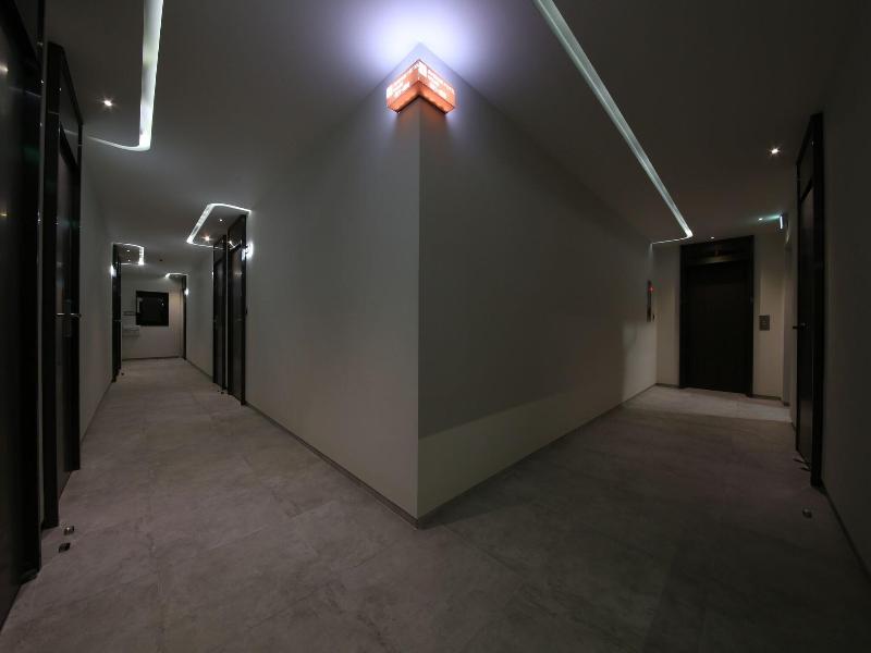 Avenue Hotel