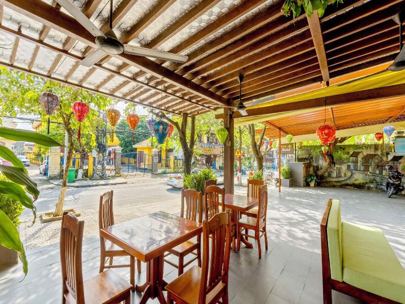 Thanh Van Hotel image