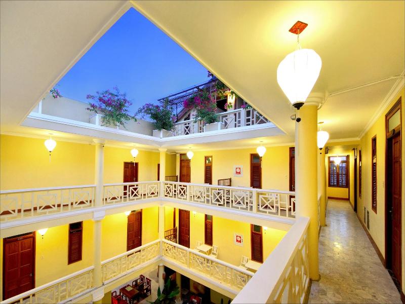 Thanh Van Hotel image