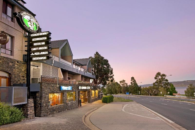 Banjo Paterson Inn