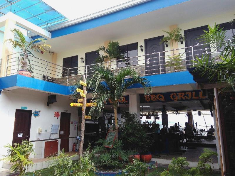 Mangos Beachfront Resort — photo 18