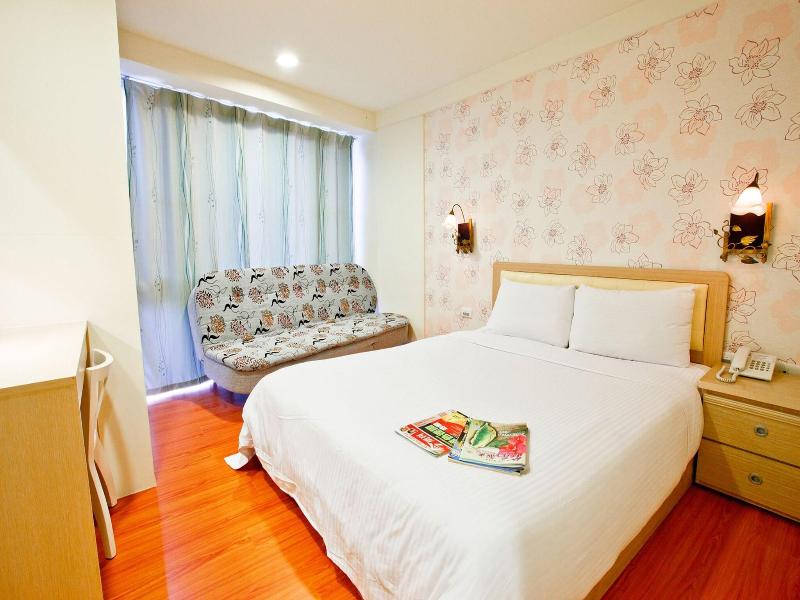 Green Park Commercial Hotel image