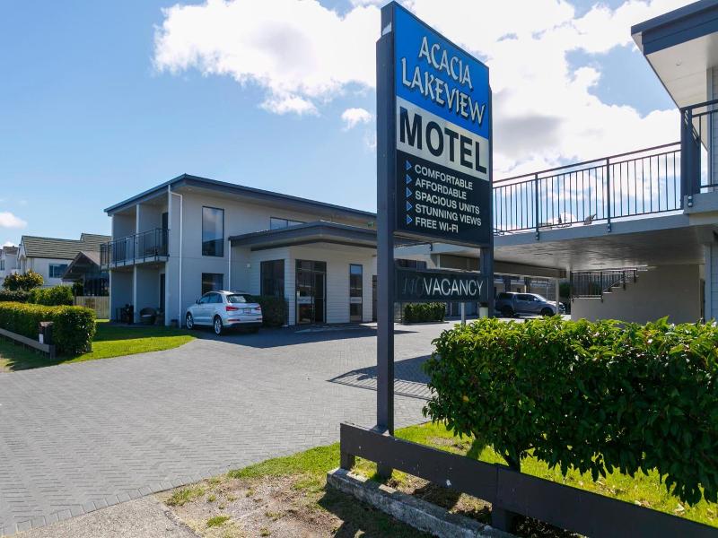 Acacia Lake View Motel image