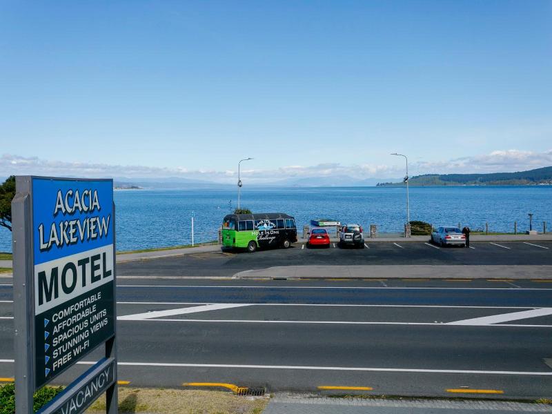 Acacia Lake View Motel image