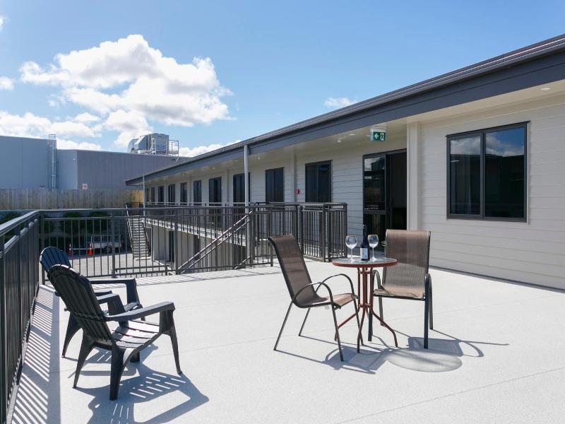Acacia Lake View Motel image