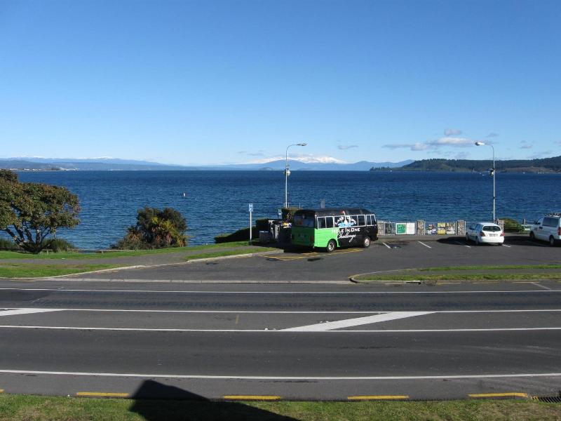 Acacia Lake View Motel image