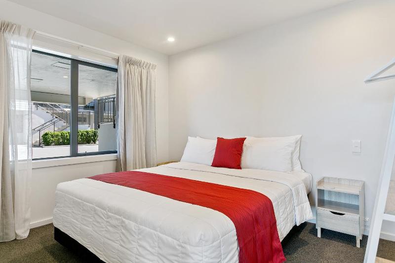 Acacia Lake View Motel image