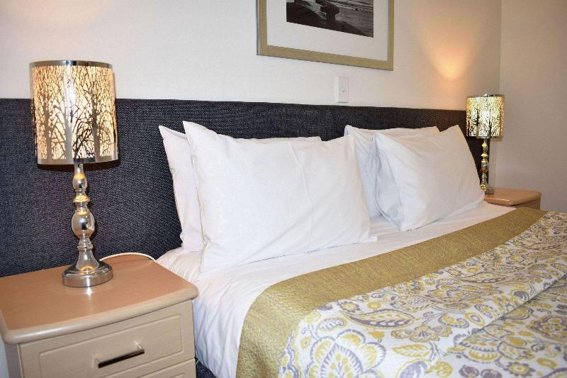 Baywatch Motor Inn image