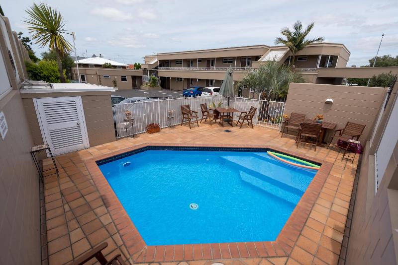 Baywatch Motor Inn image