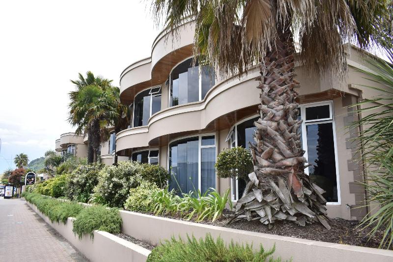 Baywatch Motor Inn image