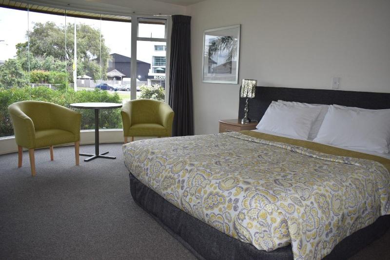 Baywatch Motor Inn image
