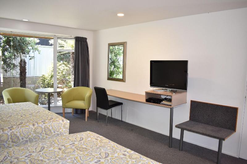 Baywatch Motor Inn image