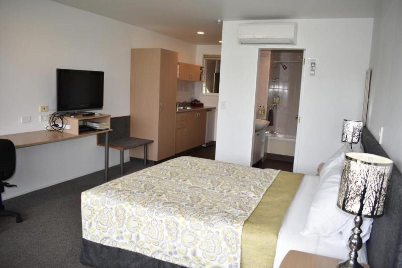 Baywatch Motor Inn image