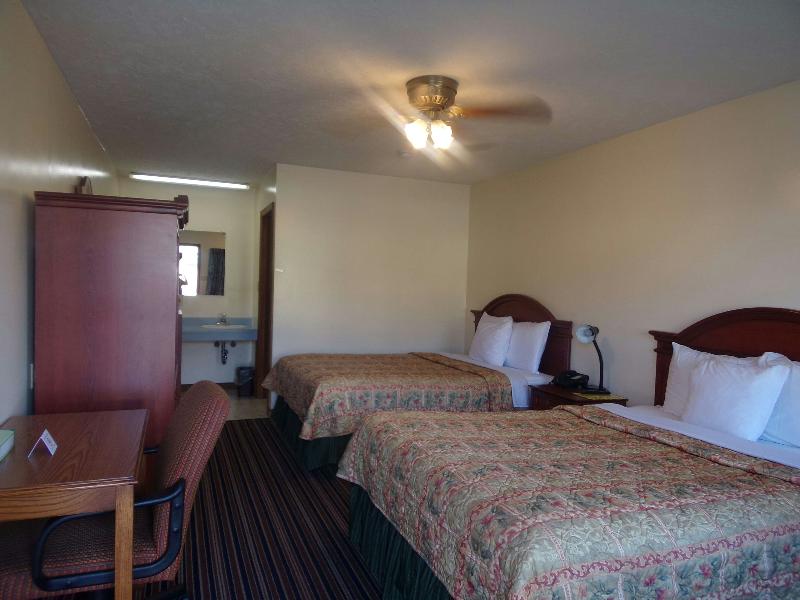 Huggy Bear Motel Warren image
