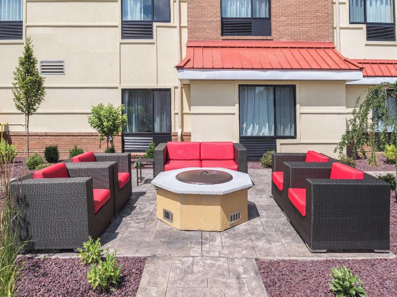 Towneplace Suites New Hartford image
