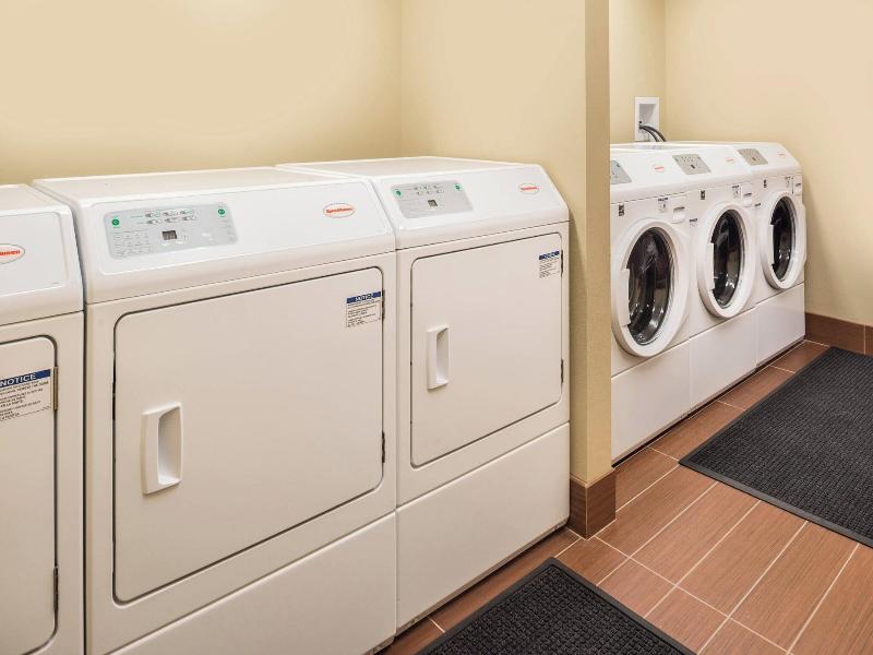 Towneplace Suites New Hartford image