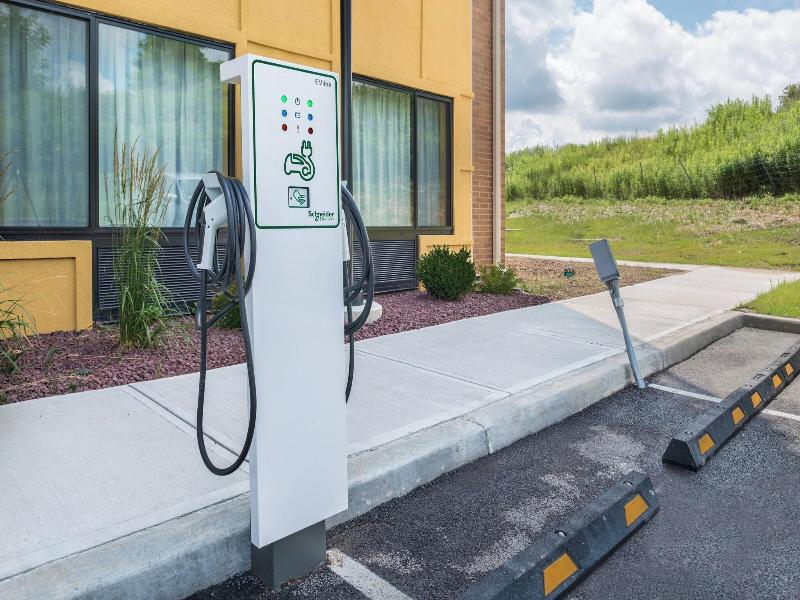 Towneplace Suites New Hartford image