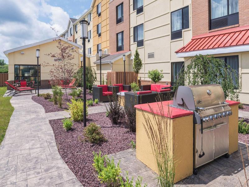 Towneplace Suites New Hartford image