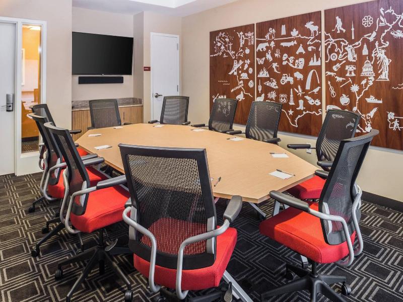 Towneplace Suites New Hartford image