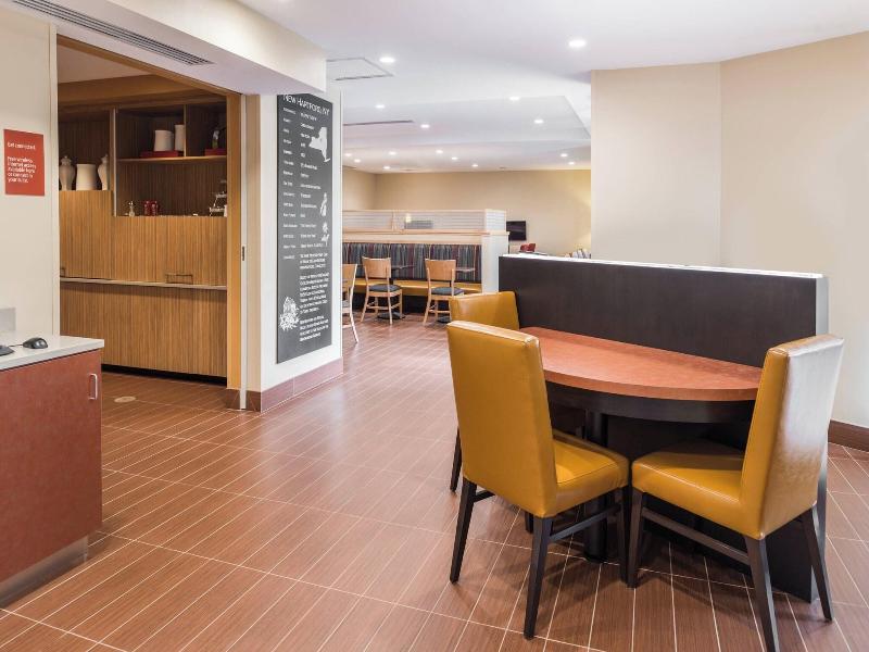 Towneplace Suites New Hartford image