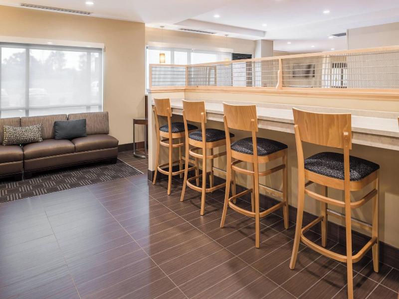 Towneplace Suites New Hartford image