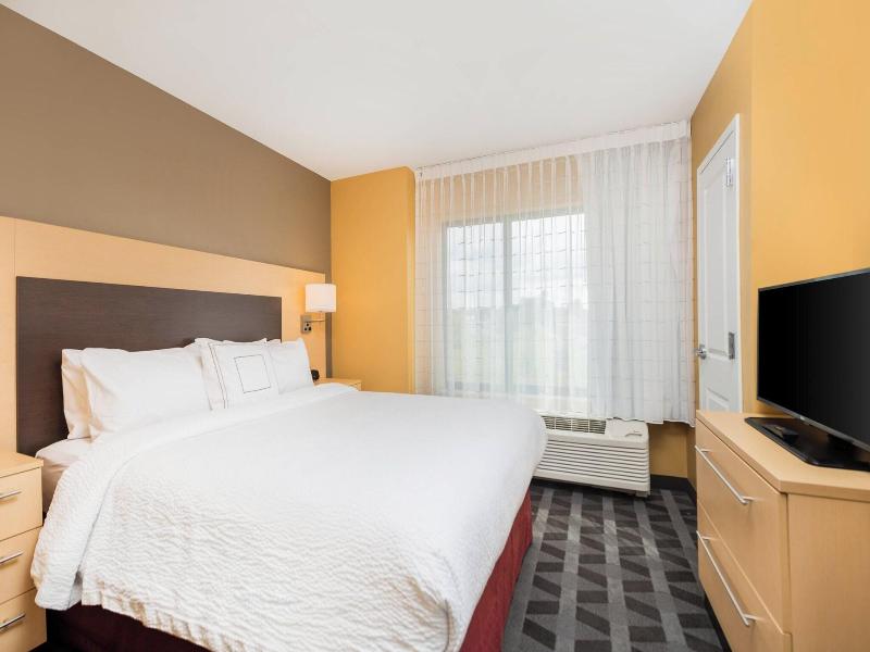 Towneplace Suites New Hartford image