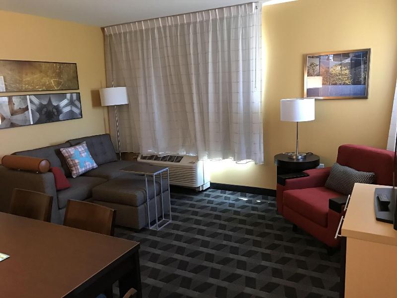 Towneplace Suites New Hartford image