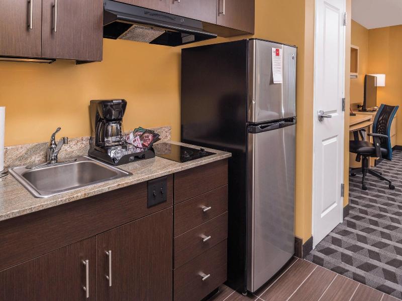 Towneplace Suites New Hartford image